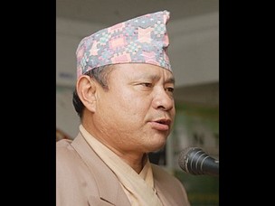 कांग्रेस र एमालेका कारण संघीयता जटिल बन्दै गएको छ : रकम चेम्जोङ, पूर्व मन्त्री तथा एमाले नेता