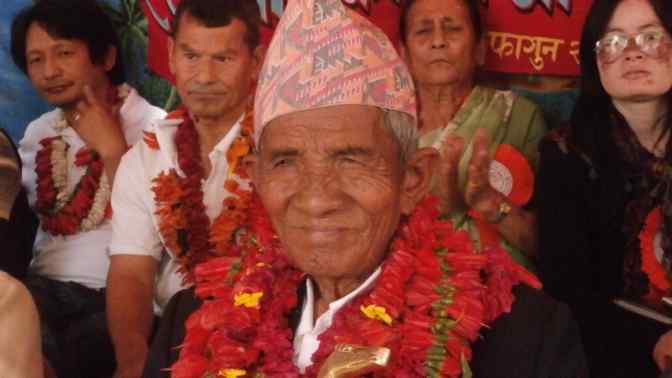 स्थापना गरेको स्कूलद्धारा सम्मान