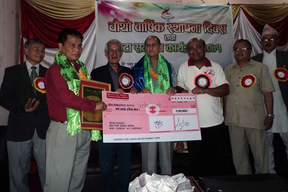 गीतकार भावेश भुमरी अर्थात  जुद्धबहादुर पुन मगरलाइ एक लाखको पुरस्कार