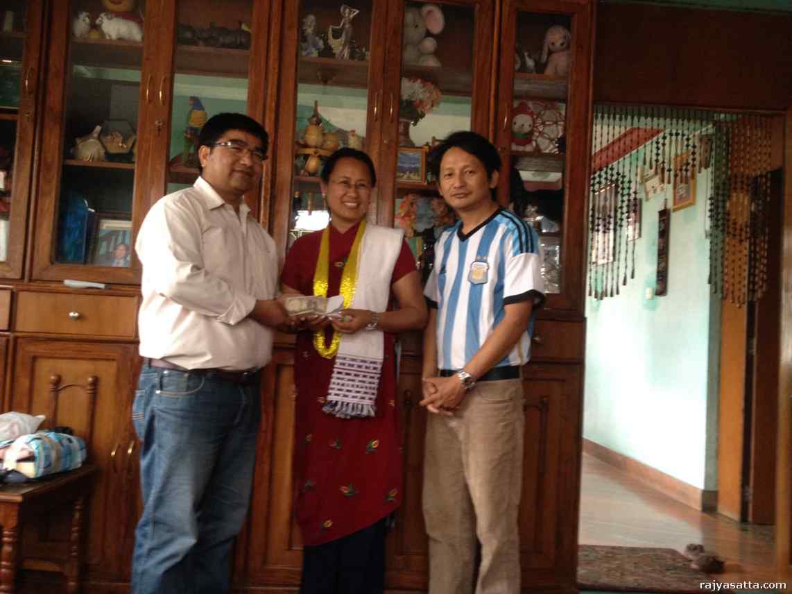मगरको साहित्य र संगीतका प्रतिष्ठानलाई युके बाट एक एक लाख सहयोग