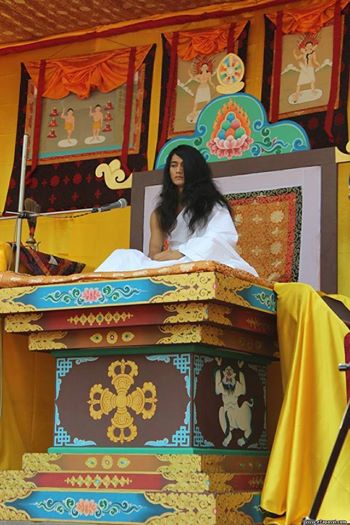 धर्म गुरू बम्जनको गुम्बामा आक्रमण