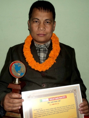 गीतकार भुमरीलाई क्यापिटल अवार्ड