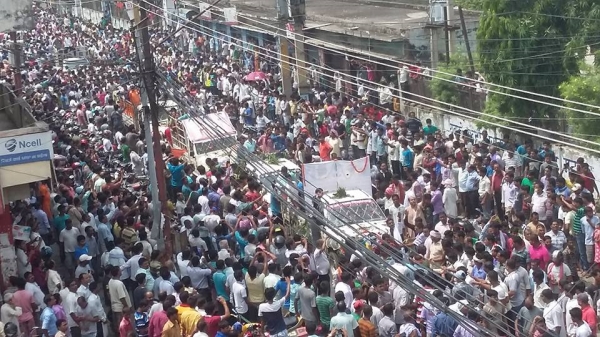 अधिकारको लडाईंमा राज्यद्वारा बन्दुकको शिकार बनाइएका पाच शहीदहरुको शवयात्रामा उर्लियो मानव सागर