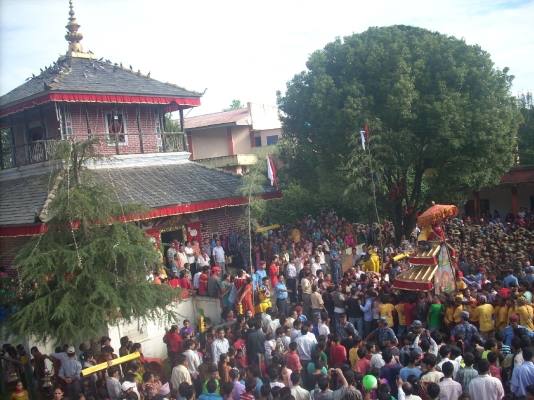 बिहान बेलुकी मात्रै खुल्दै आएको पाल्पाको प्रसिद्ध रणउज्जेश्वरी भगवति मन्दिर शनिबाद देखि दिउसो पनि खुल्यो