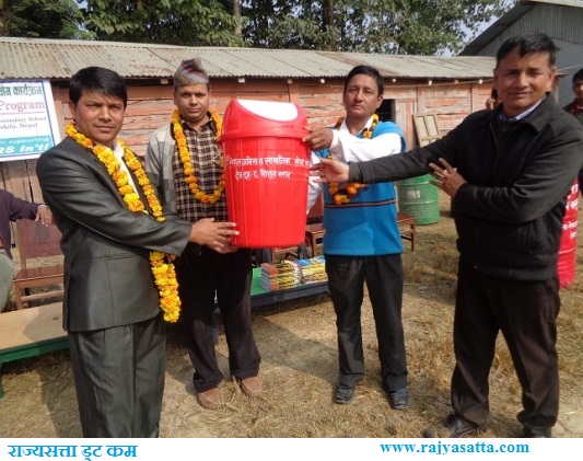 ज्ञान ज्योति माद्यमिक बिधालयलाई सहयोग
