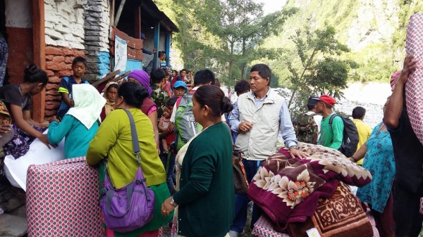 म्याग्दी बेगखोलामा सहयोग वितरण