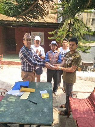 पेरोन ट्रष्टको छात्रबृत्रि शिबम पचभैयालाई