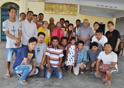 अनाथ आश्रमलाई गुम्बाद्वारा आर्थिक सहयोग