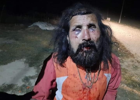 रामेश्वोर शर्मा,झन्डा बाबा बालिका करणी गर्दा गर्दै पक्राउ ।