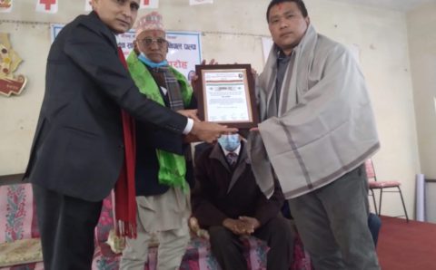 श्रीनगर एफ एमका स्टेशन म्यानेजर देब पचभैयालाई शक्तिराज रेग्मी सञ्चार सेवा पुरस्कार !