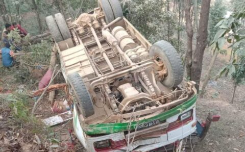 नुवाकोट बस दुर्घटना हुँदा ३ जनाको मृत्यु र २३ जना घाइते