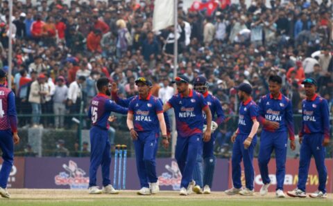 कीर्तिपुर त्रिवि अन्तर्राष्ट्रिय क्रिकेट मैदानमा हजारौं दर्शक उर्ल्याे
