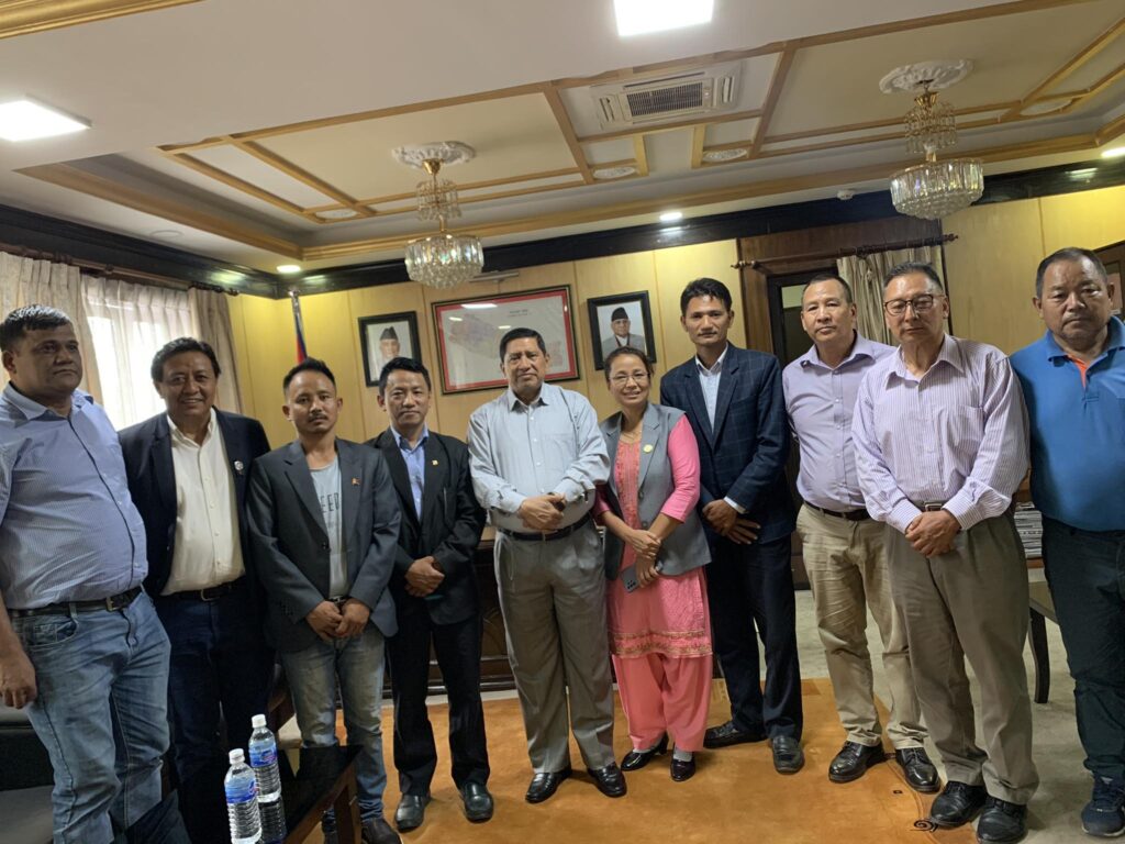 गृहमन्त्रीलाई ,बंशजको नेपाली नागरिकता निरन्तरताको माग राखी   “CNCBGUK” ज्ञापन पत्र ।