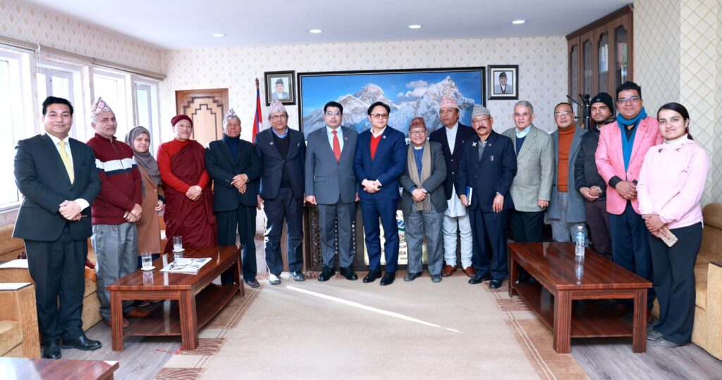अन्तरधार्मिक आयोगको माग सहित धार्मिक अगुवाहरु सिंहदरबारमा सरकार अन्तरधार्मिक आयोग गठनका लागि सकारात्मक छ : मन्त्री किराती