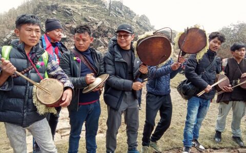 सिलिचुङ चुचुरोमा सुम्निमा–पारुहाङ र साल्पा पोखरीमा नछुङको प्रतिमा स्थापना (फोटो फिचर)