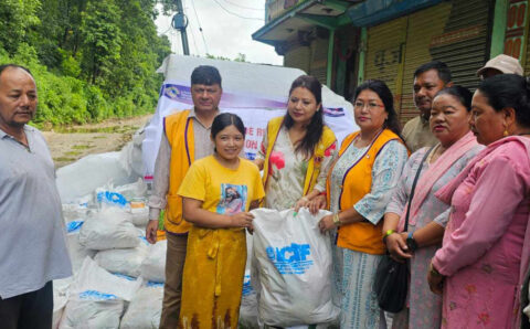 गोरखा र बागलुङका बाढी पहिरोपिडितलाई लायन्स क्लबको सहयोग