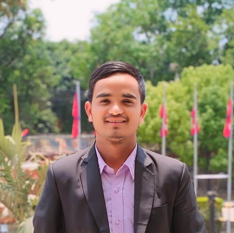 बोहराले  उम्मेदवारी दिने घोषणा