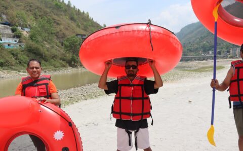 नेपालमै पहिलोपटक सुरु भयो रिभर ट्यूबिङ