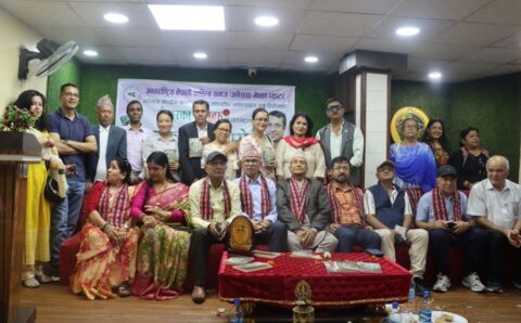 ‘ईश्वरका फूलहरू’ कवितासंग्रह लोकार्पण: नेपाली साहित्यमा नयाँ स्वाद र सोचको थप योगदान