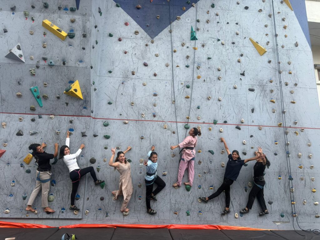 विश्वकिर्तिमान राख्न सफल आरोही कल्पना महर्जनको अगुवाईमा तिज अन द वाल 