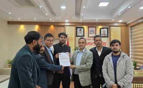 भाद्र २३ र २४ गतेको घटनामा दोषी देखिएकालाई कारबाही गर्न माग गर्दै जेनजी २.० समूहले गृहमन्त्री अर्याललाई ज्ञापनपत्र