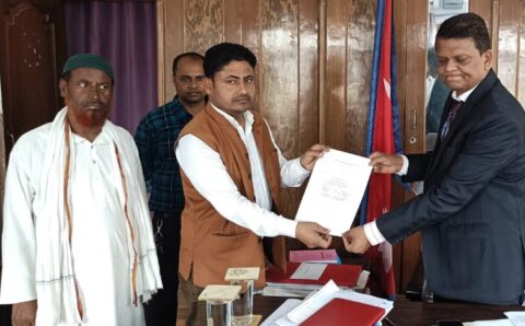 परीक्षा मिति सार्न माग गर्दै नेपाल संघीय समाजवादी पार्टीले बुझायो ज्ञापन