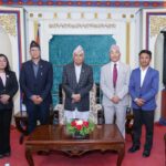 राष्ट्रपति रामचन्द्र पाैडेललाई भेटेर ब्रिटिस गोर्खाका अध्यक्षहरूले बृटिश गाेरखाका सन्तानको वंशजकाे नेपाली नागरिकता निरन्तरताको लागि मागपत्र हस्तान्तरण