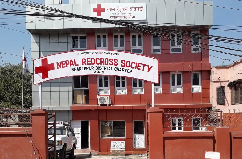 केन्द्रकै निर्देशनमा चुनाव गराएको भक्तपुर रेडक्रसको जिल्ला समिति भङ्ग, तदर्थ समिति गठन, रेडक्रसमा भाँड भैलो