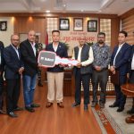 भोटेकोशी बाढीपीडित क्षेत्रमा उद्धार तथा पुनःस्थापनाका लागि डुसान बोबक्याटद्वारा १० करोडभन्दा बढीका उपकरण सहयोग